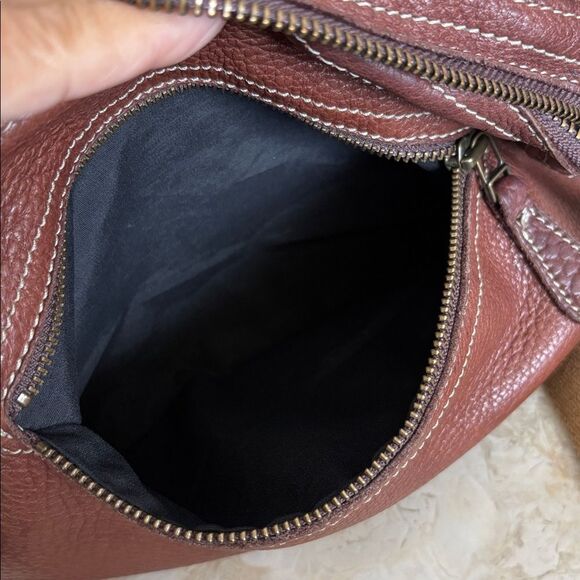 Roots Leather Vintage Crossbody Bag - Picture 16 of 16